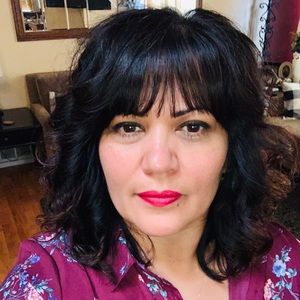 Meet your Posher, Yesenia